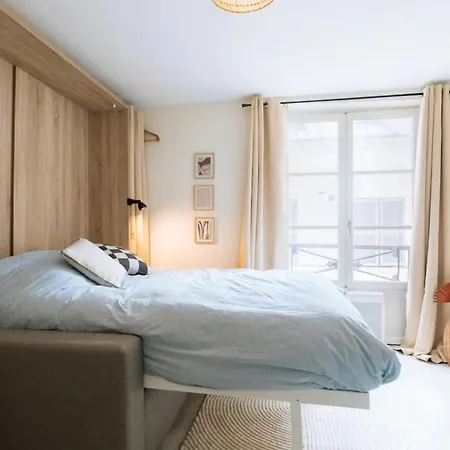 Central & Beautiful Studio For 2