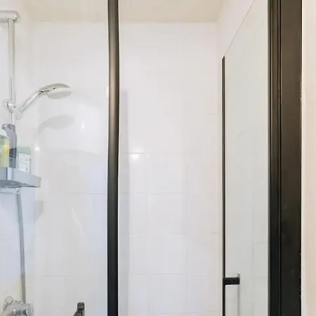 Central & Beautiful Studio For 2 Appartement *