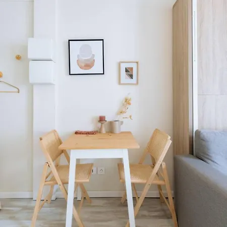 Central & Beautiful Studio For 2 Appartement Parijs